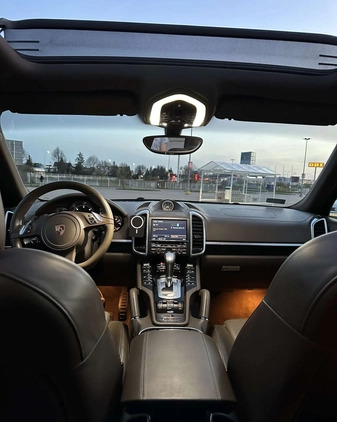 Porsche Cayenne cena 221400 przebieg: 77000, rok produkcji 2013 z Słupsk małe 781